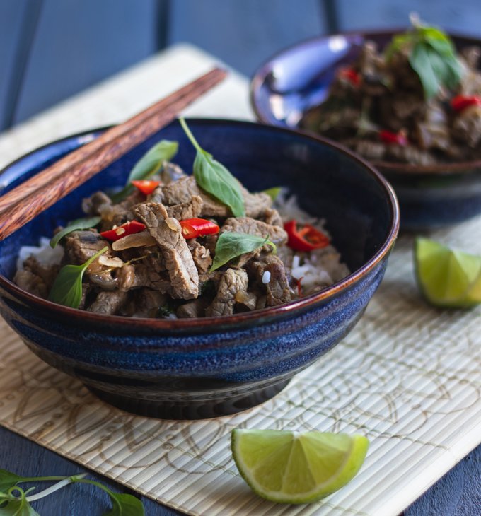 Thajské hovězí s bazalkou (Pad Krapow)