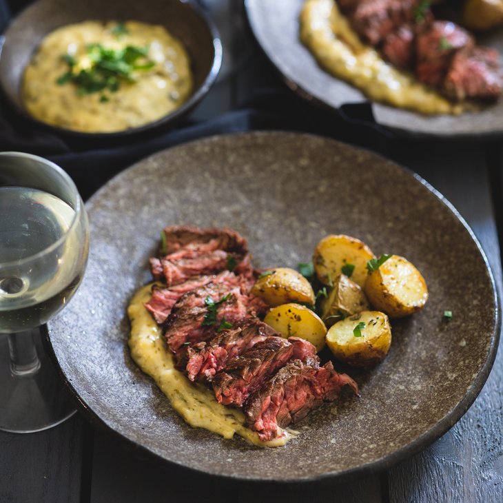 Flank steak s béarnskou omáčkou